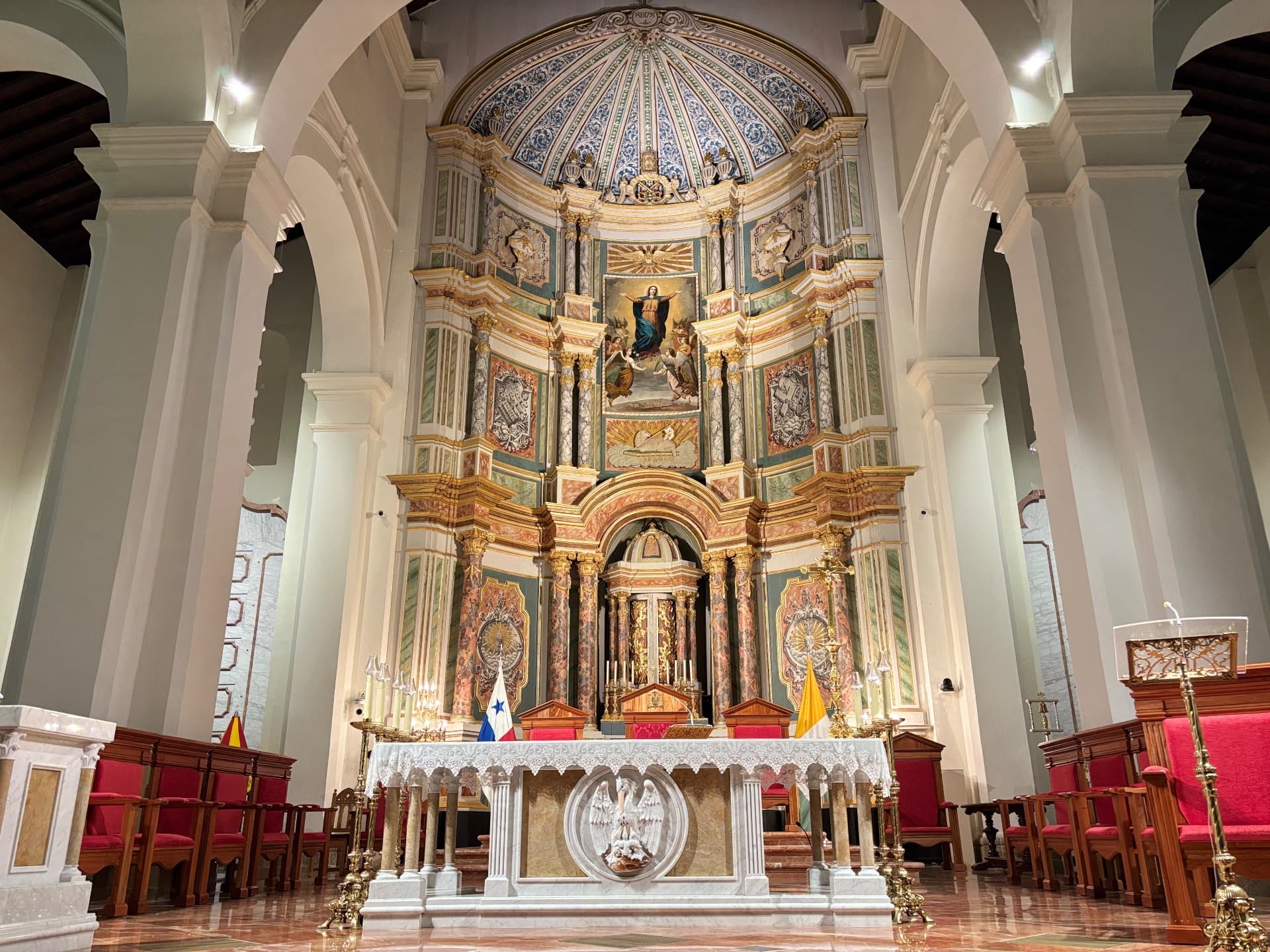 Catedral Metropolitana — Entra, no te conformes con la fachada