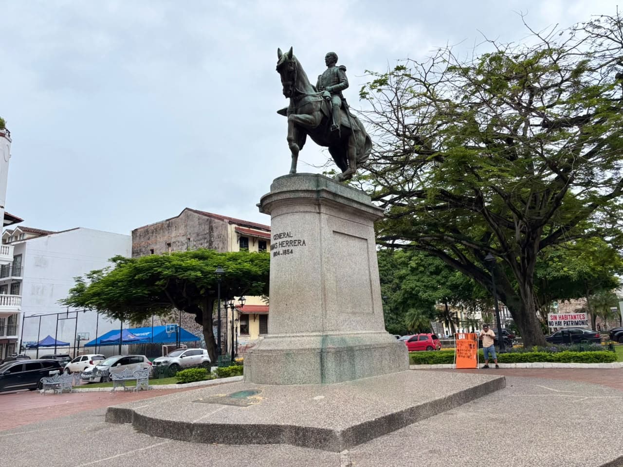 Plaza Herrera — El Casco cotidiano